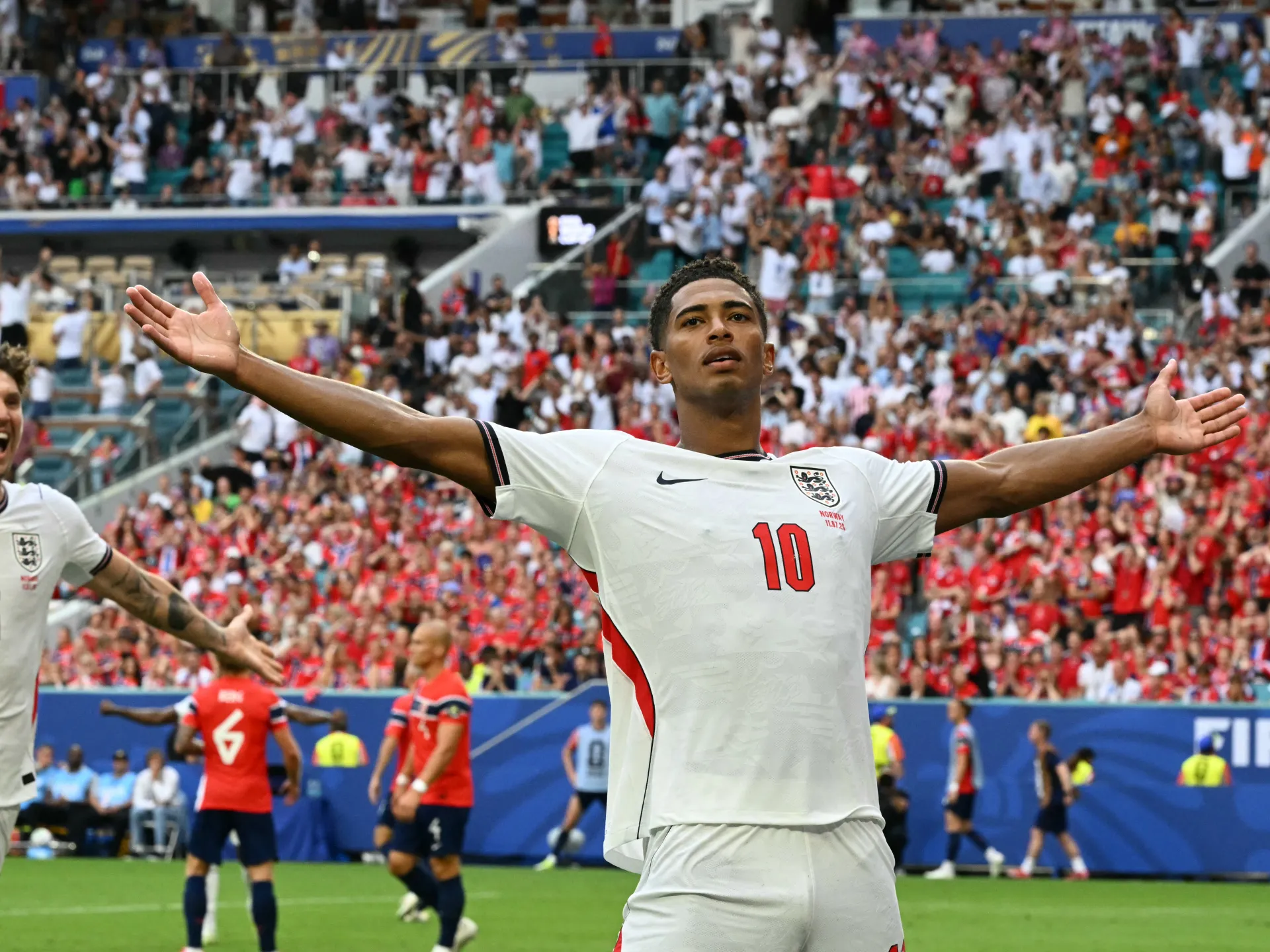 Bellingham's Double Propels England to World Cup Semifinals