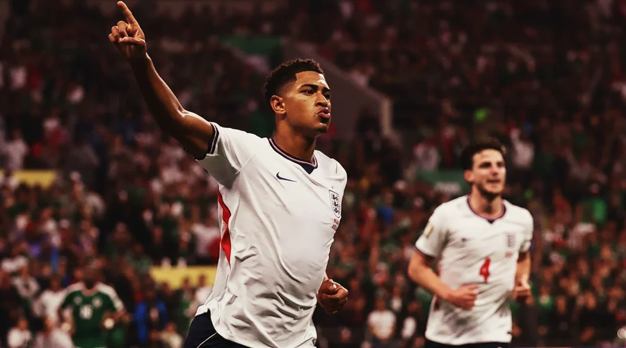 England Advances to Quarterfinals After Tense 3-2 Victory Over Mexico