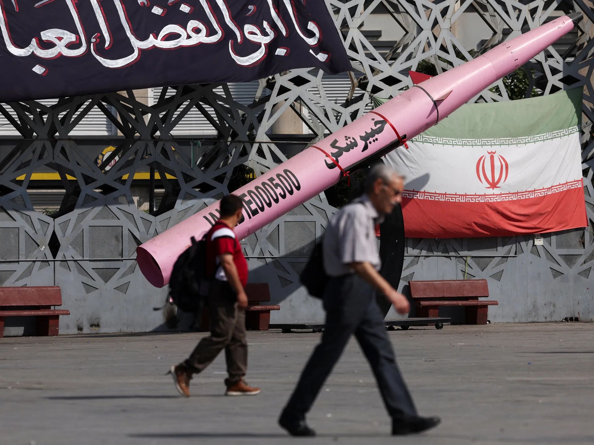 Escalating Tensions: Middle East on Edge Amidst Iran-US Confrontation