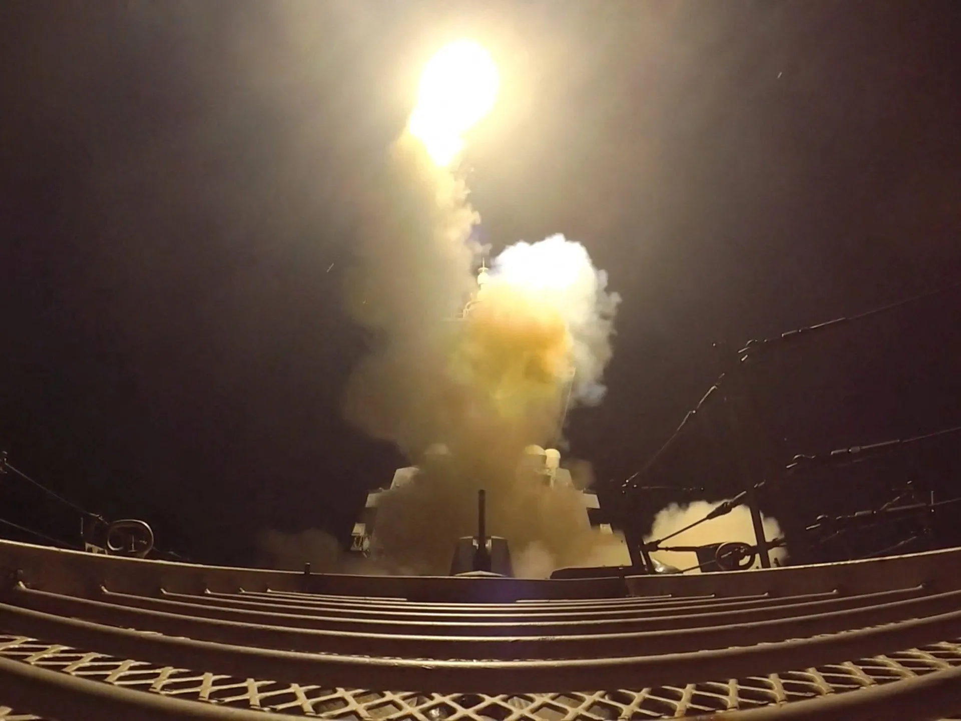 Escalating Tensions: US and Iran Exchange Strikes Amidst Waning Ceasefire