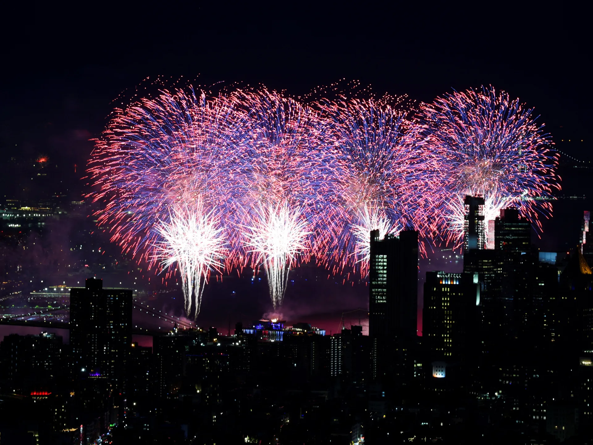 New York City Celebrates 250th US Independence Anniversary with Expanded Fireworks Display