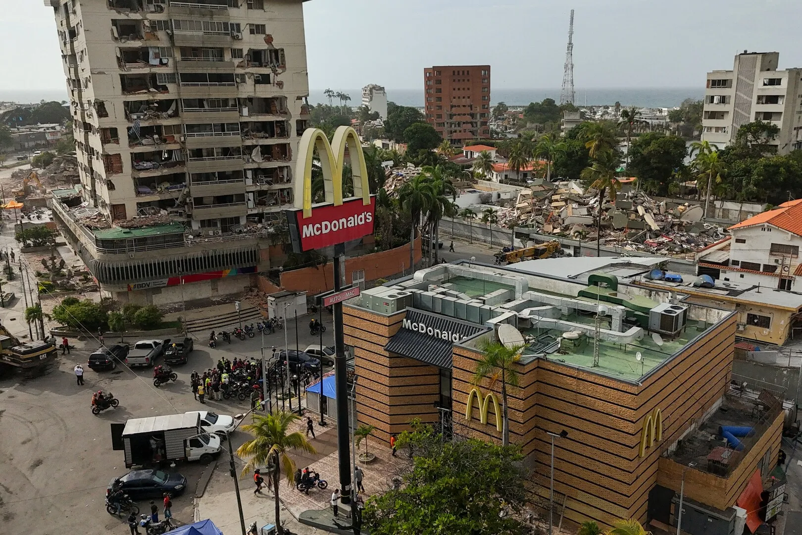 Venezuelan Restaurant Becomes Emergency Clinic After Earthquake